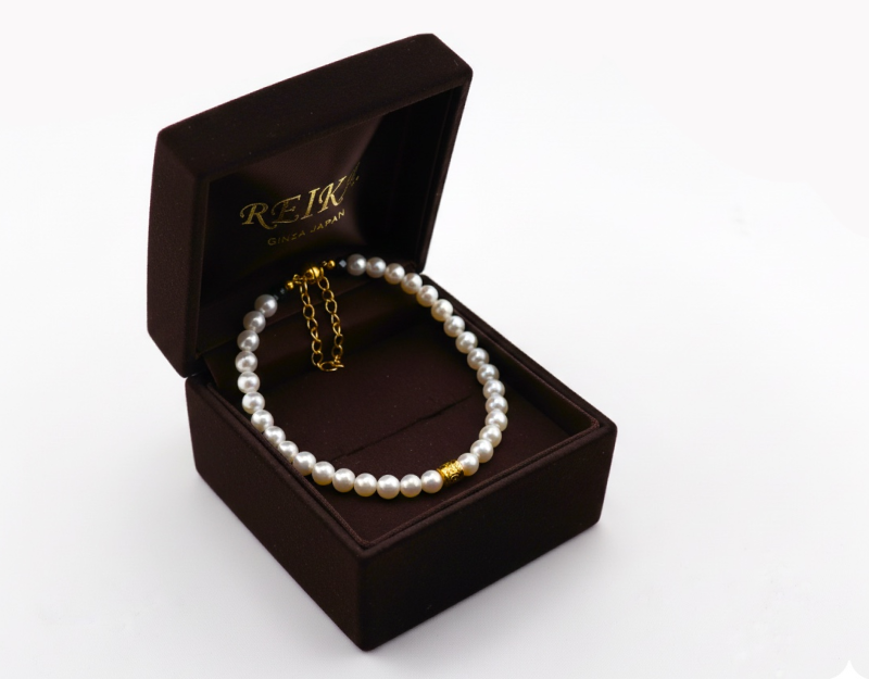 R3 パールブレスレット ゴールドカラー 角度2